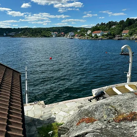 Сasa de vacaciones Renovated Coastal With Jetty Arendal